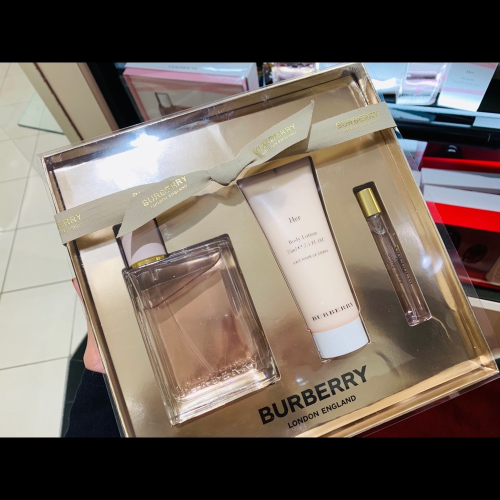 Burberry for her gift set NWT limited time